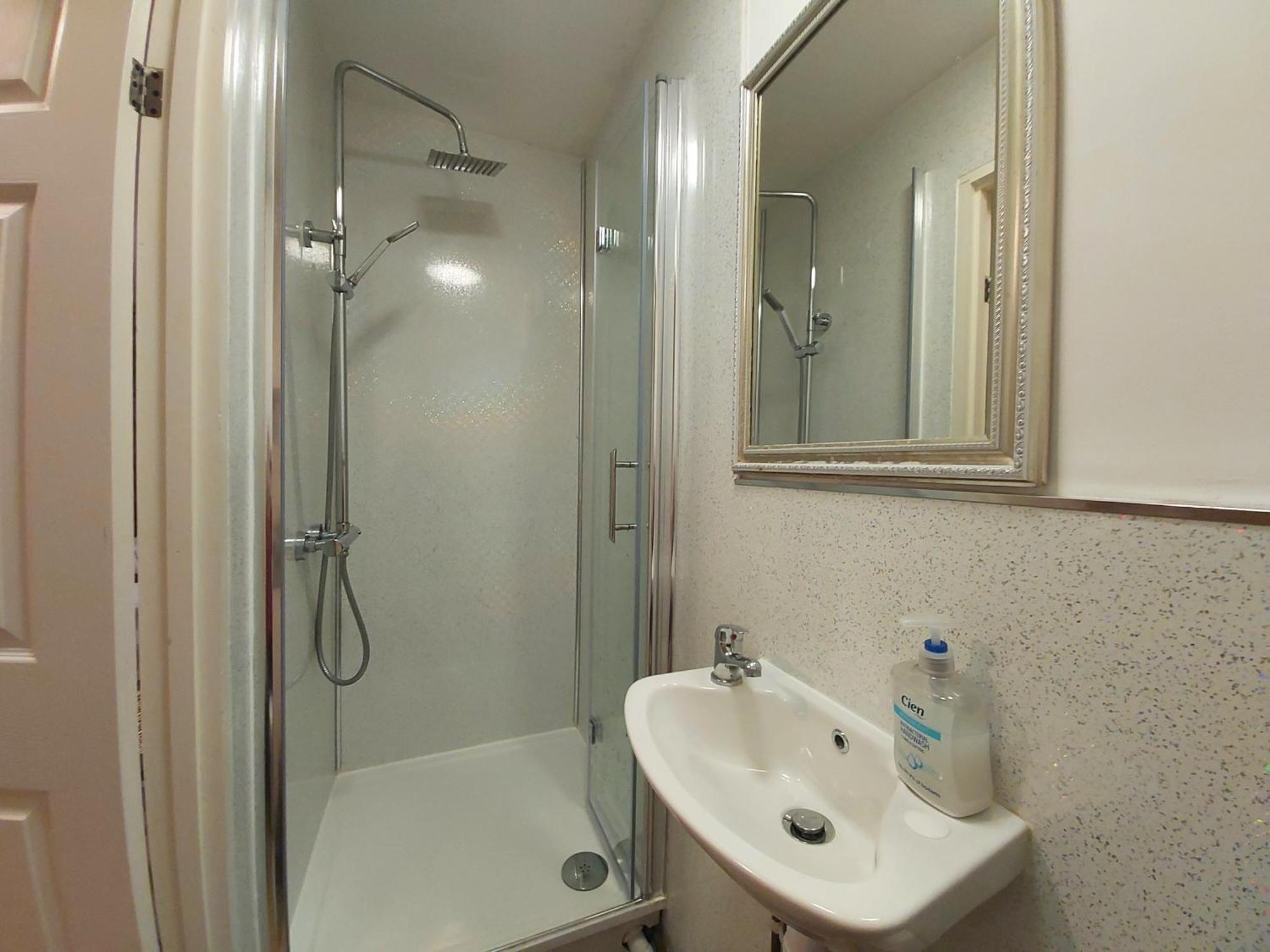 London Harford House Rooms Bilik gambar